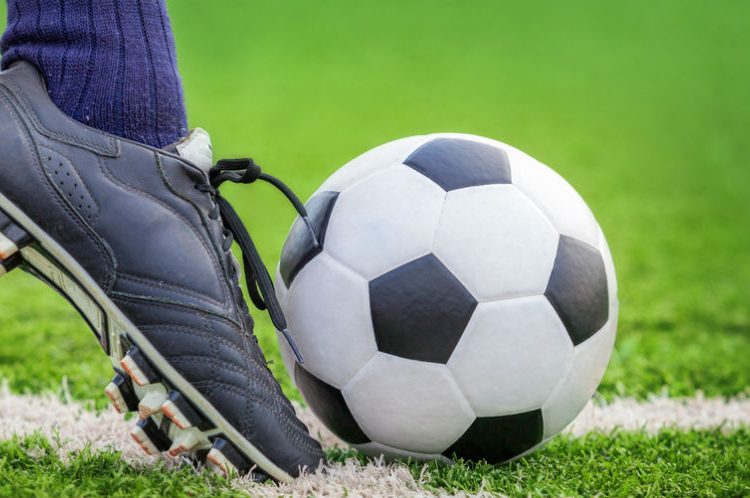 Cara Menendang Bola dalam Permainan Sepak Bola