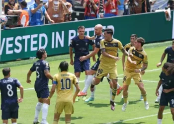 Guru Sekolah Cetak Gol, Auckland City Tahan Imbang Boca 1-1